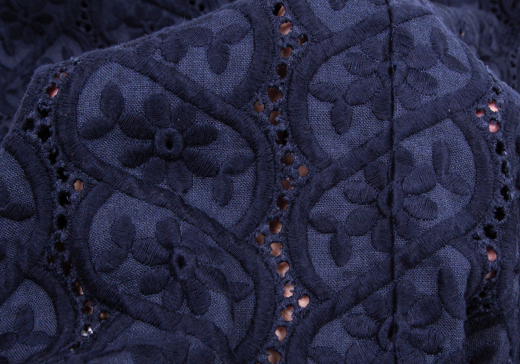 COMME des GARCONS Japan. Navy Color Flower Embroidery Linen Dress