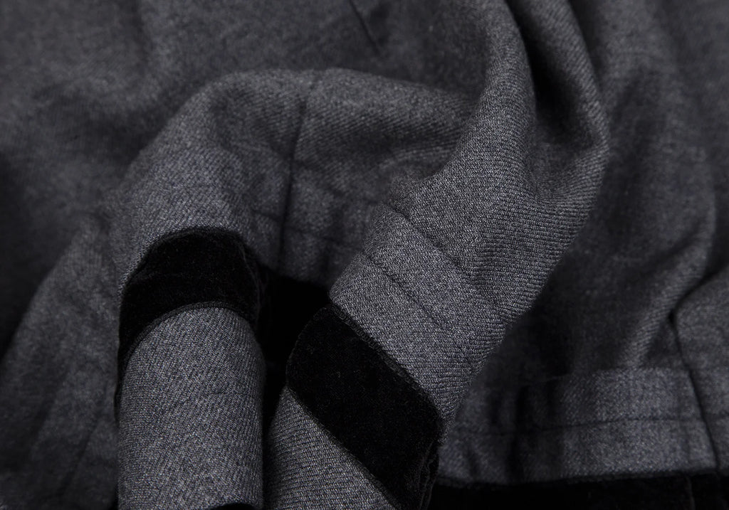 COMME des GARCONS COMME des GARCONS JAPAN. Hem Velor Line Grey Pleats Skirt