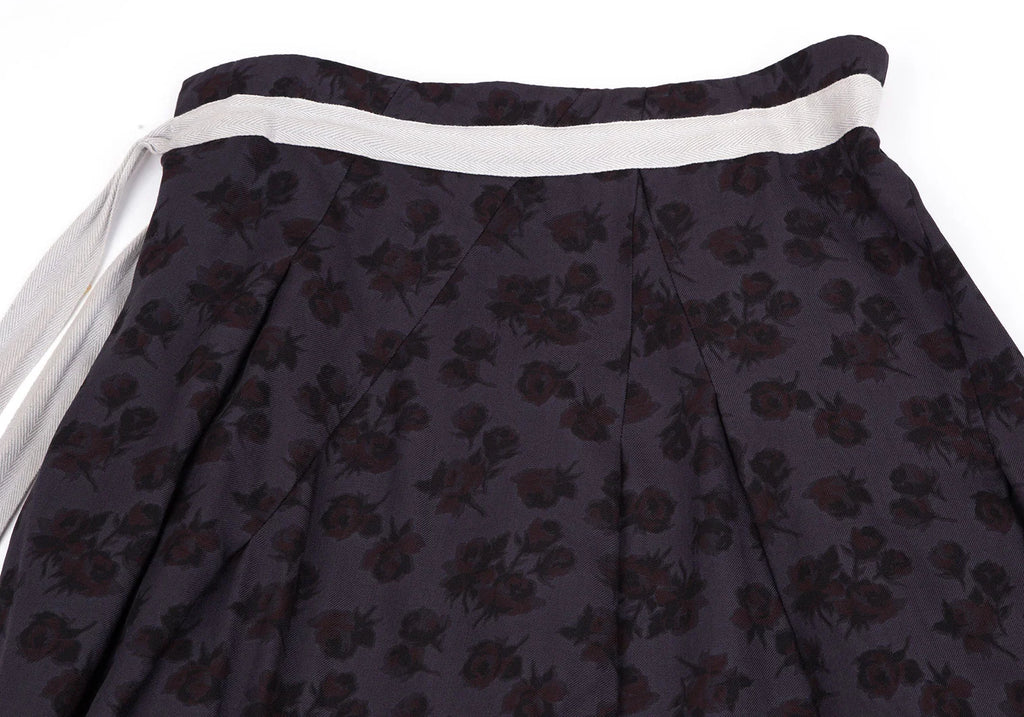 COMME des GARCONS JAPAN. TRICOT. Wool Dyed Purple Floral Wrap Skirt
