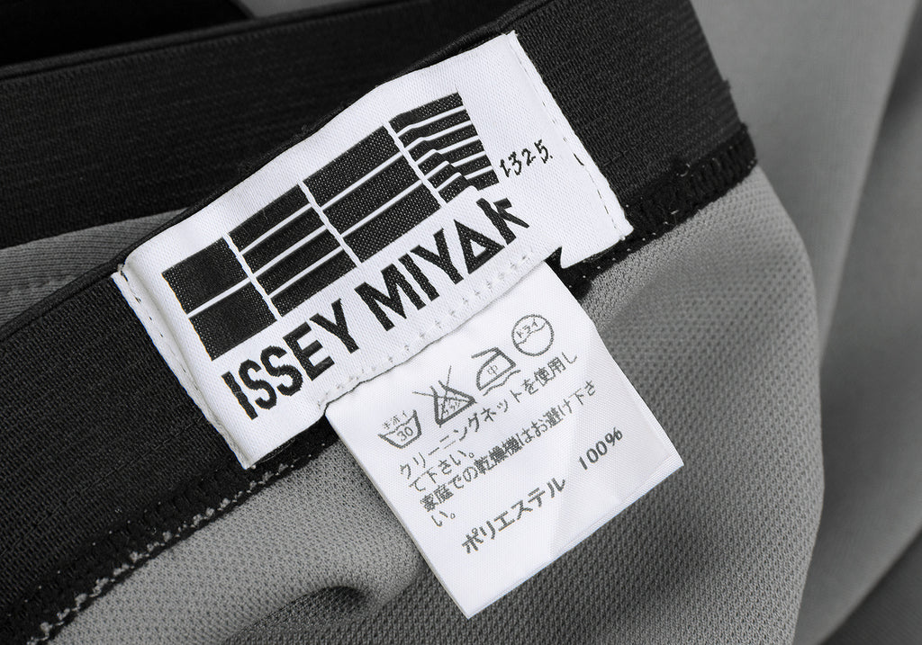 ISSEY MIYAKE JAPAN. 132 5. LINE. Grey PolyTech Blend Drape Skirt