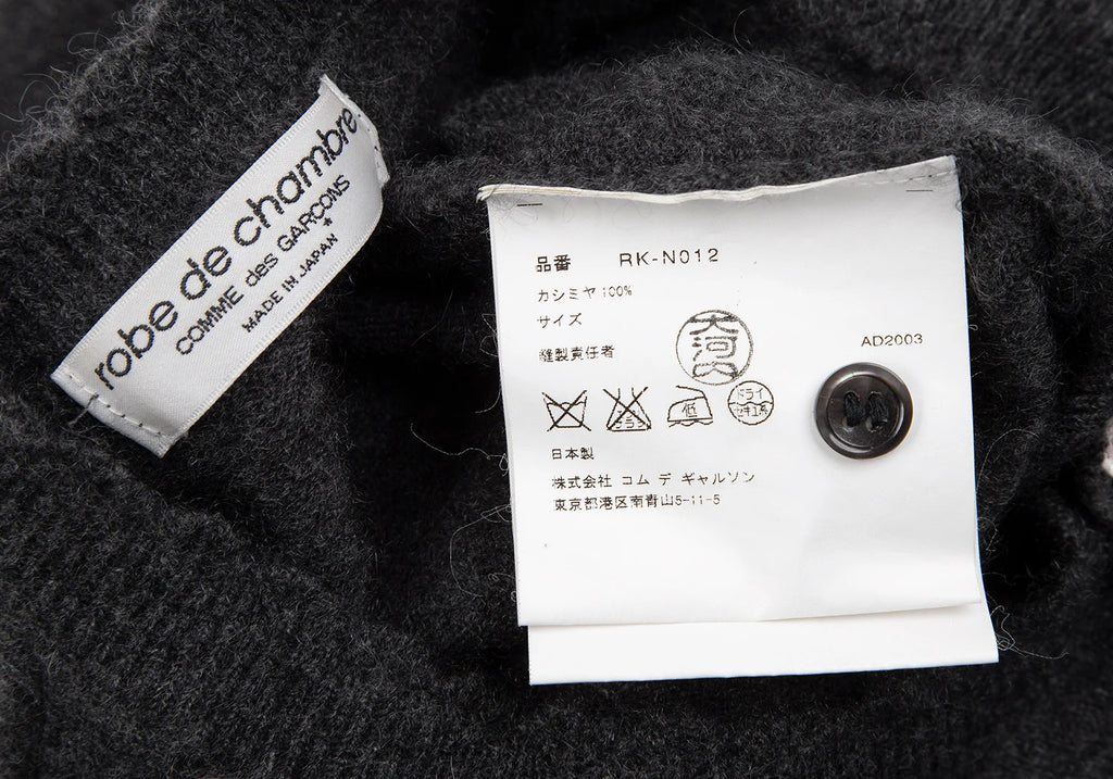 COMME des GARCONS JAPAN. robe de chambre Charcoal Cashmere Knit Cardigan