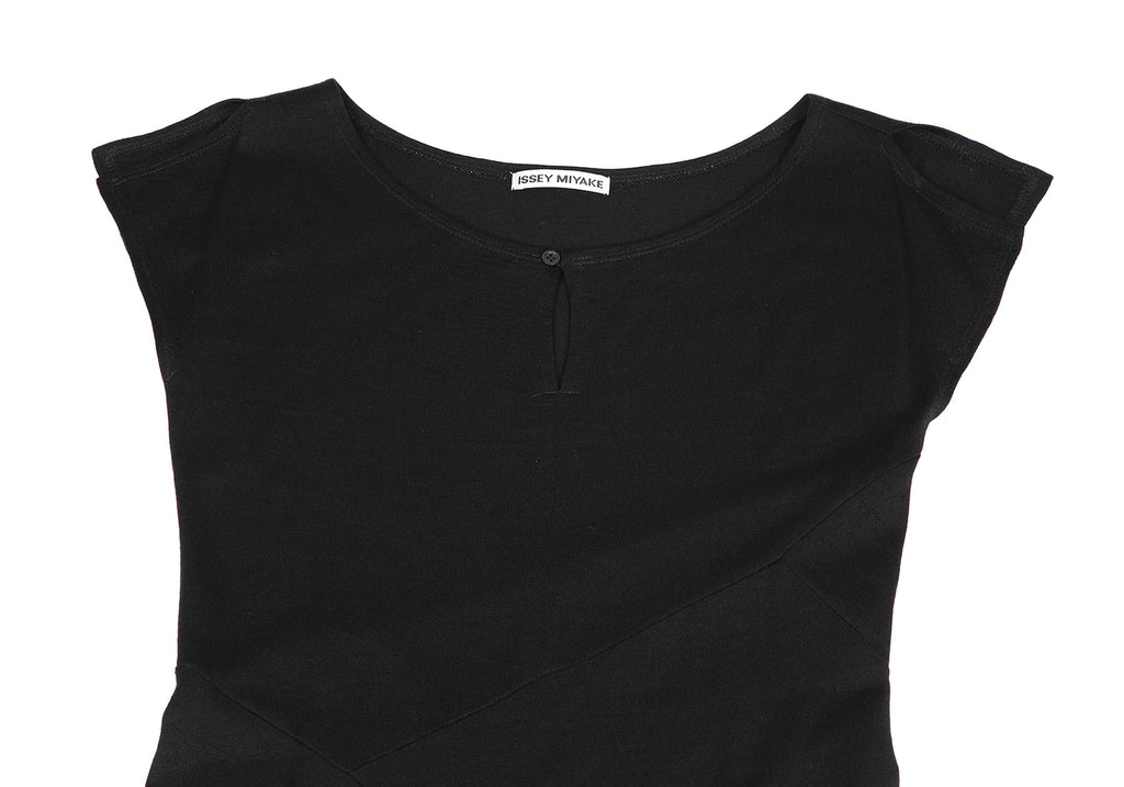 ISSEY MIYAKE JAPAN. Black Wool Panel Switching Dress