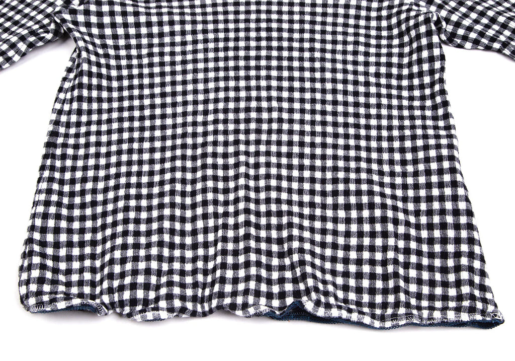 Creperie Japan. White/Black Gingham Check Top