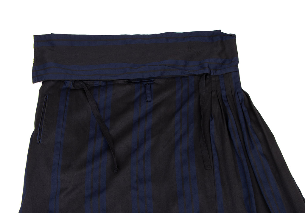 YOHJI YAMAMOTO JAPAN. Y's MOLDYFIG Y'S bis Black, Navy Wool Rayon Pleats Stripe Skirt