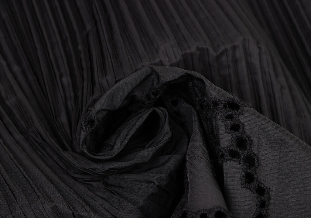 HIROKO KOSHINO PREMIER JAPAN. Black Pleated Hem Lace Skirt