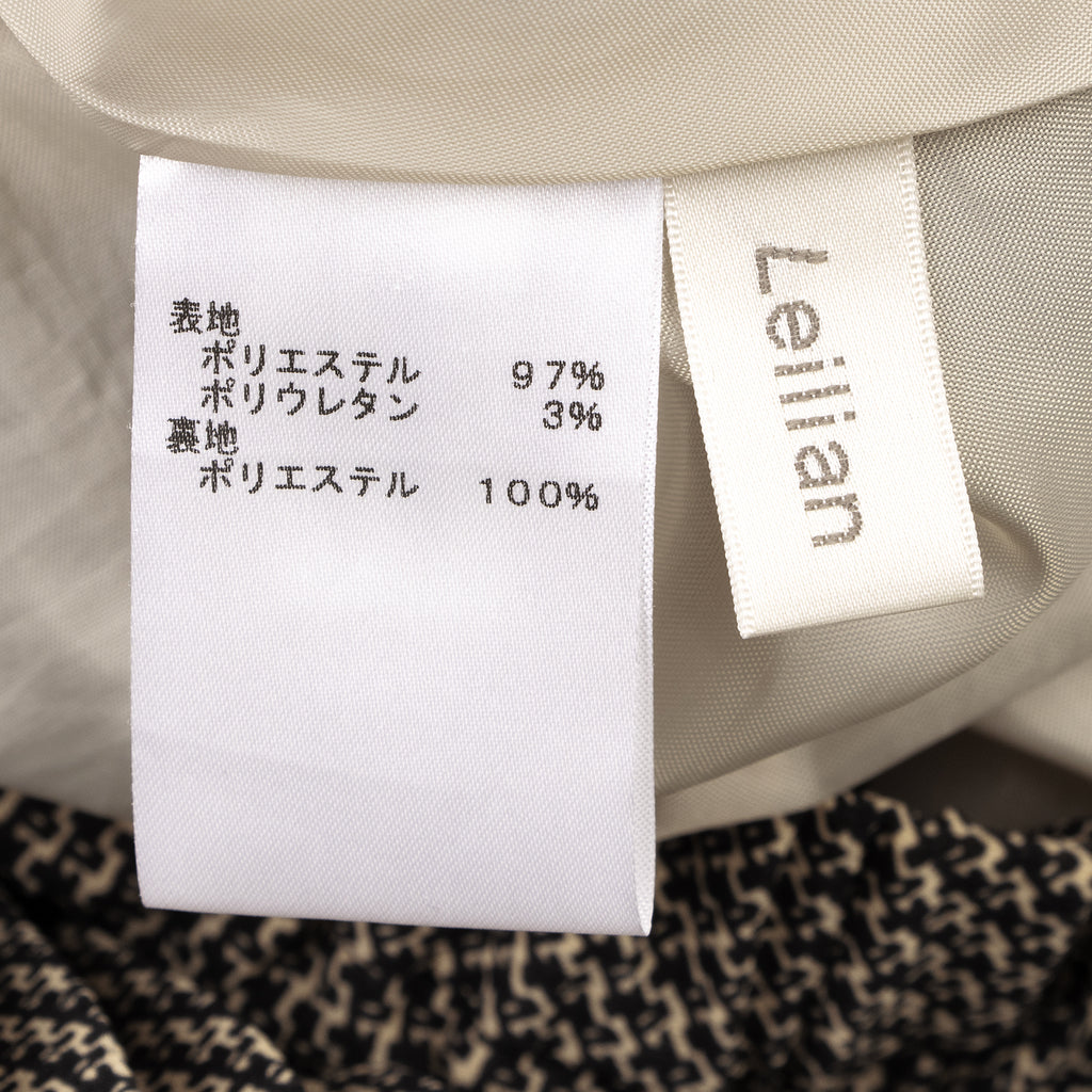 Leilian Japan. Black, Beige Patterned Pleats Poly Skirt