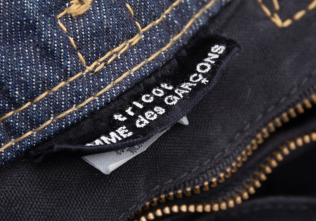 COMME des GARCONS JAPAN. TRICOT. Black Leather Indigo Switching Denim Washed Bag