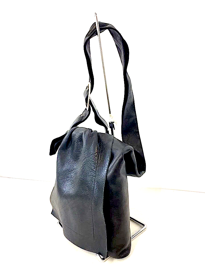 Michiamo JAPAN. Black Lambskin Leather Buckle Strap Lined Shoulder Bag