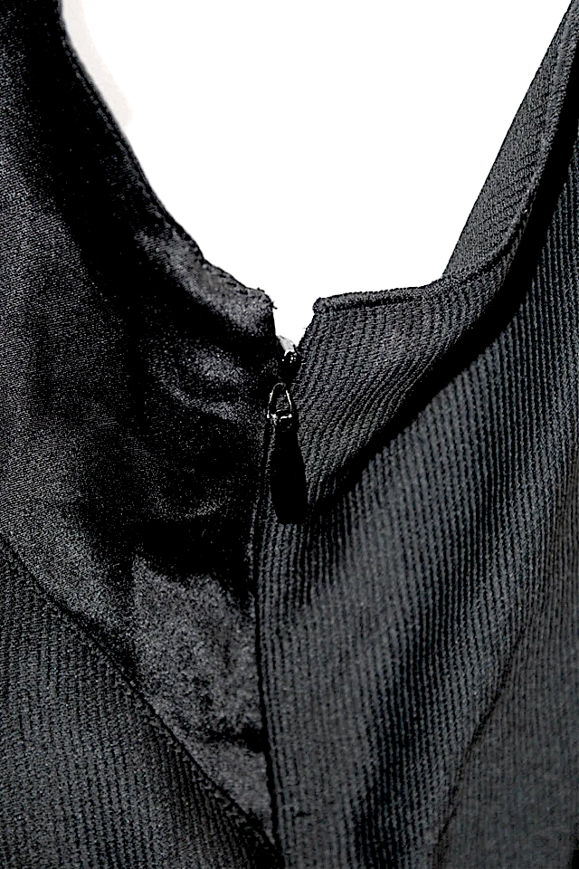 Nina Ricci Paris. Black V-Neck Sleeveless Drape Detail Shift Dress S