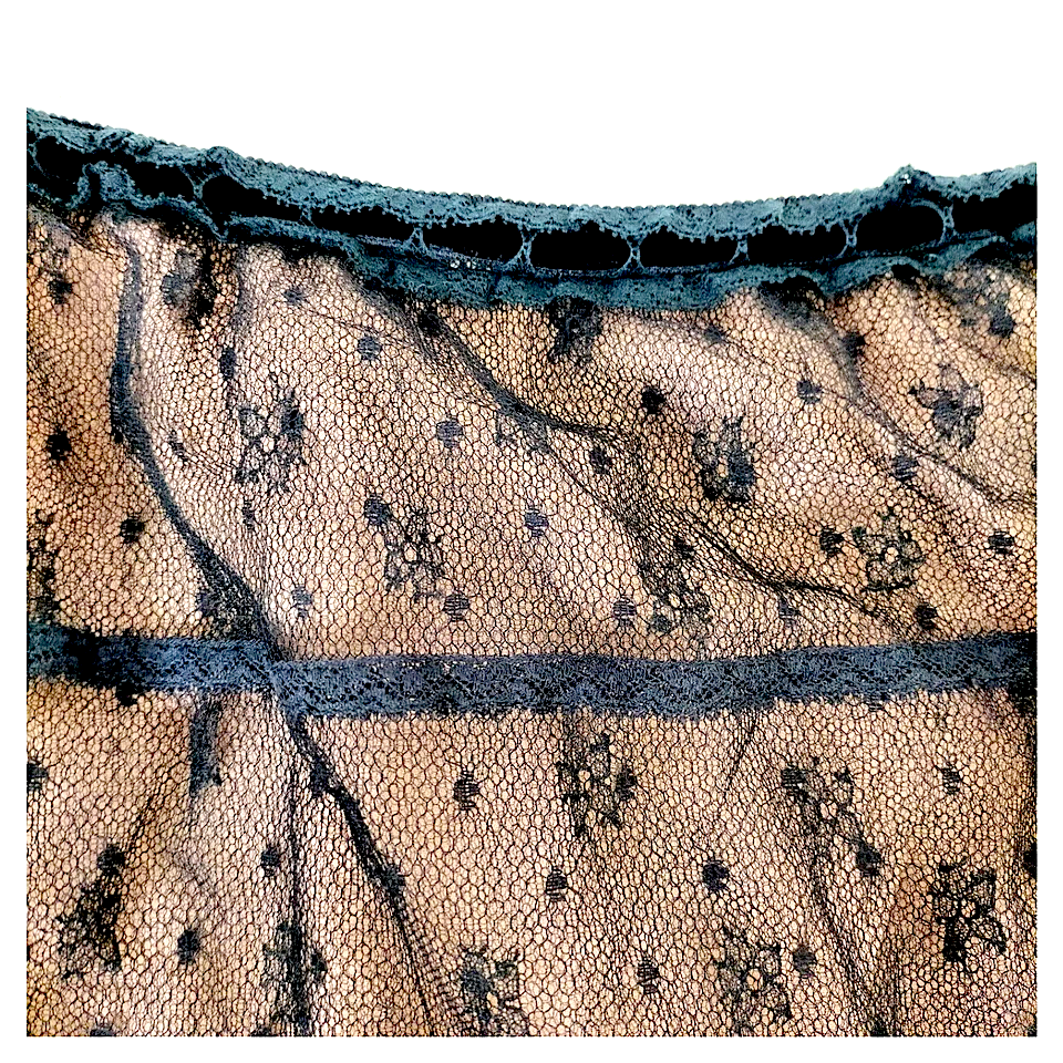 Valentino Garavani Italy.  Black/Beige Lace Tessuto Nylon Skirt