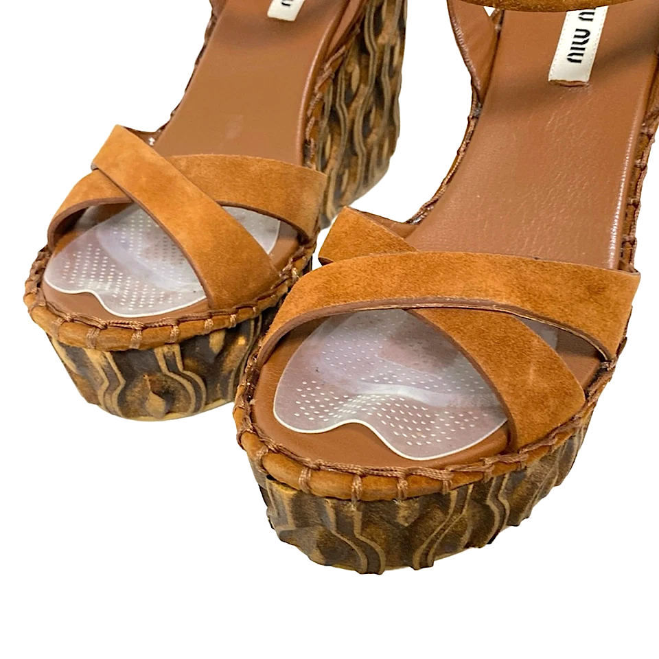 MIU MIU ITALY.  Dark Brown Light Brown Suede Leather Wood Platform Sandals SZ 37.5IT