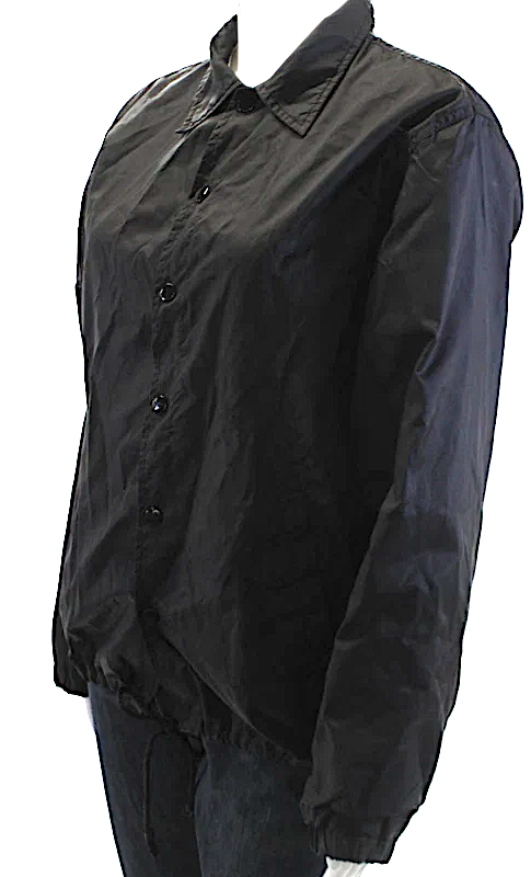Comme Des Garcons Japan. Logo CDG Black Button Front Collared Tessuto Nylon Jacket