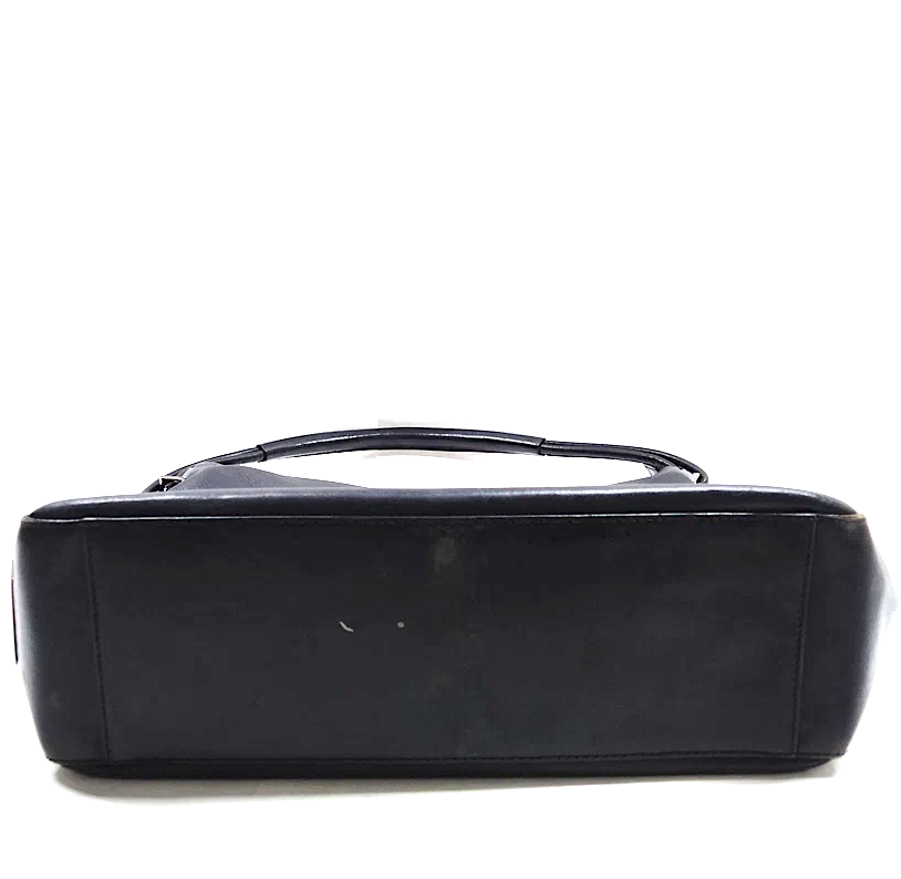 Gucci Italy. Tom Ford Era. Black Leather Minimalism Shoulder Bag