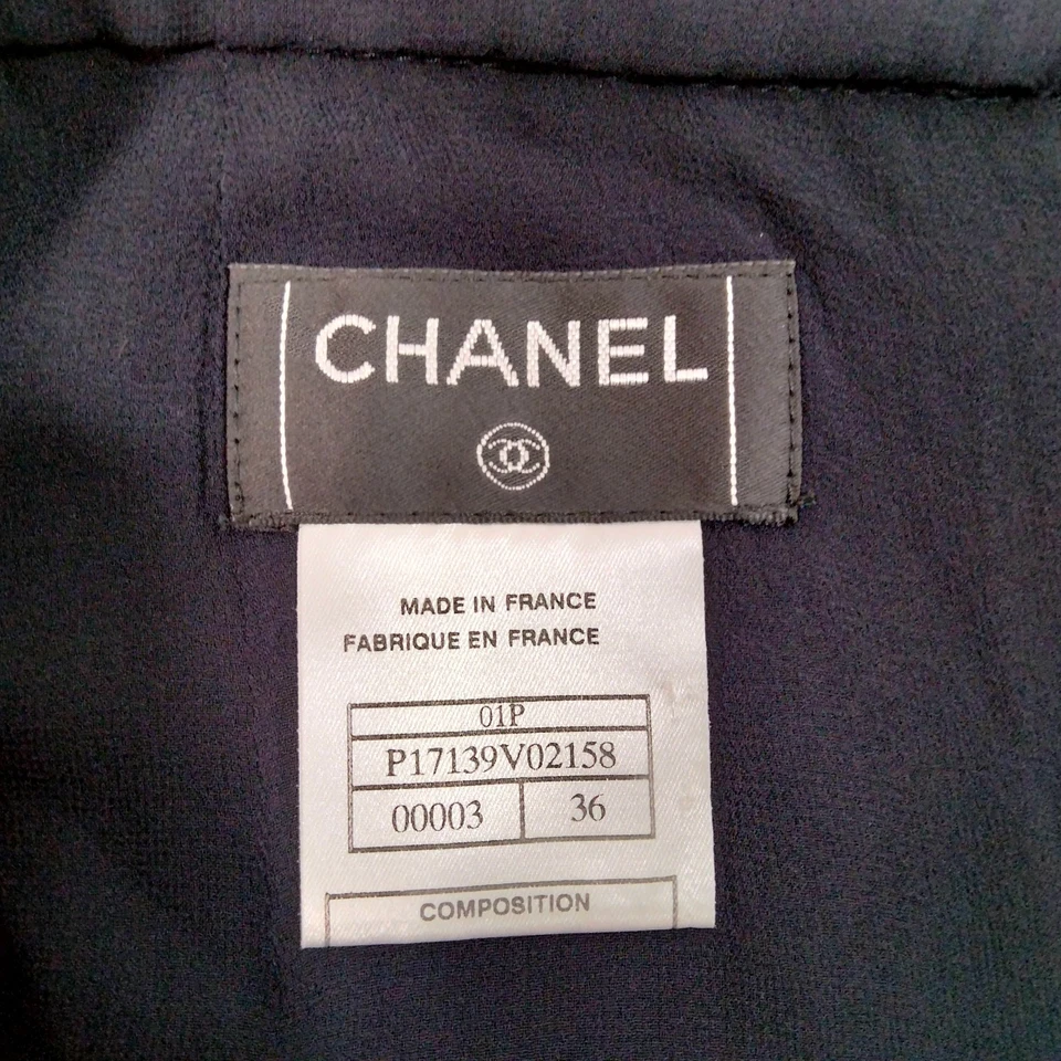 Chanel Paris. 2003 Collection Black Pleats Silk Skirt
