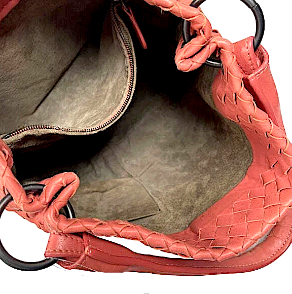 Bottega Veneta Italy. Rare Pink intrecciato Leather Bucket Hobo Style Oval Base Shoulder Bag