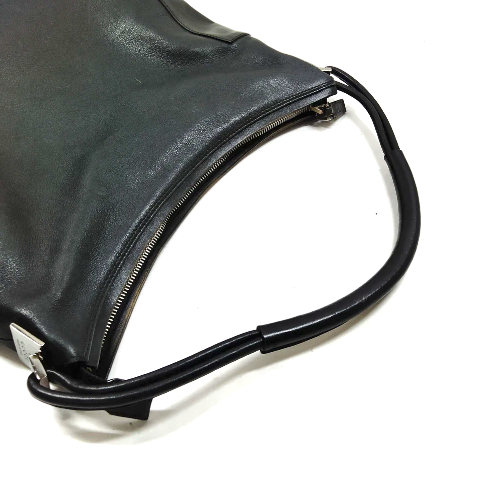 Gucci Italy. Tom Ford Era. Black Leather Minimalism Shoulder Bag