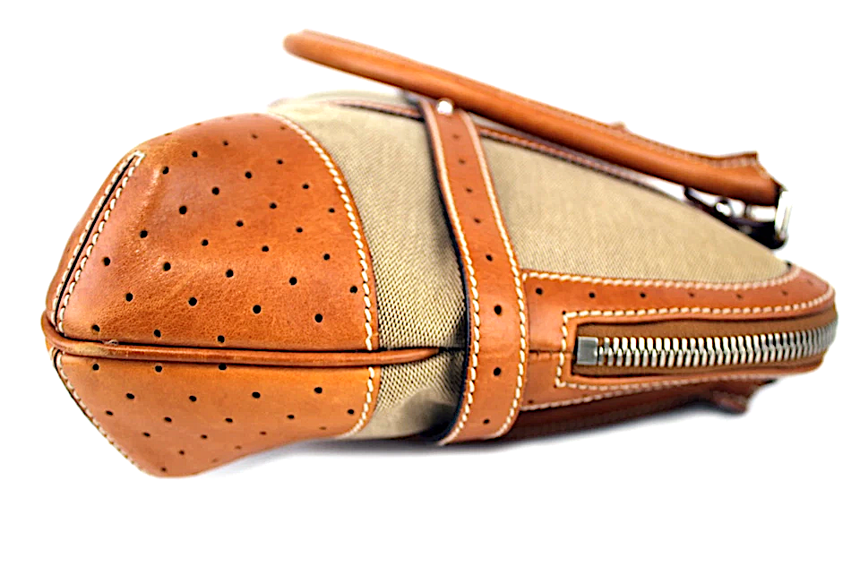 GUCCI ITALY. GG Logo Brown Leather Beige Canvas Shoulder Bag / Handbag