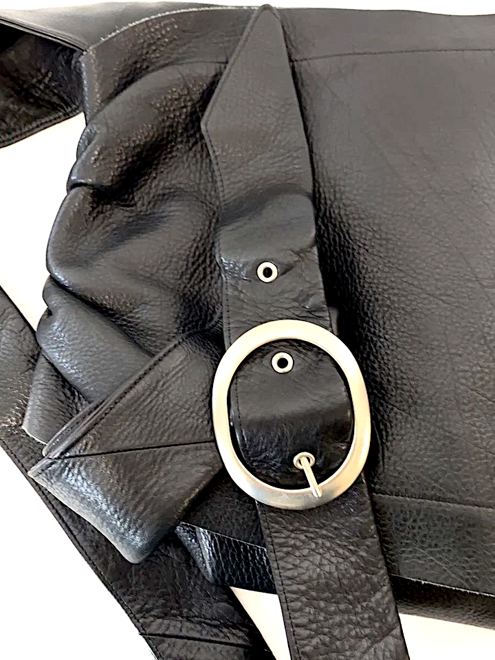 Michiamo JAPAN. Black Lambskin Leather Buckle Strap Lined Shoulder Bag
