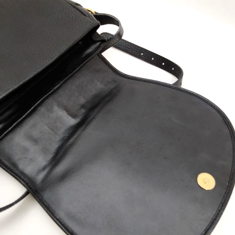 Valentino Garavani Italy. Black Leather Shoulder Bag