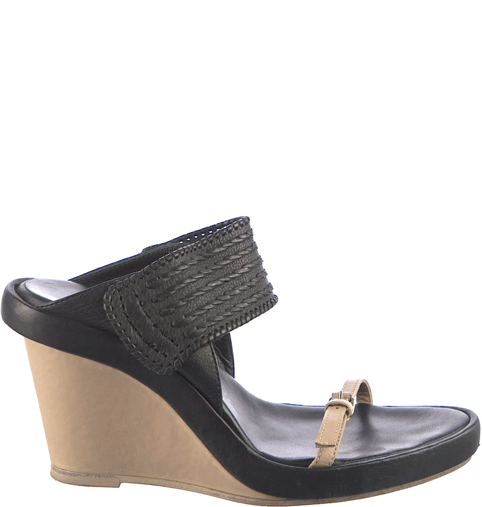 Ann Demeulemeester Belgium. Black Leather Slides Size: 8.5 | IT 38.5