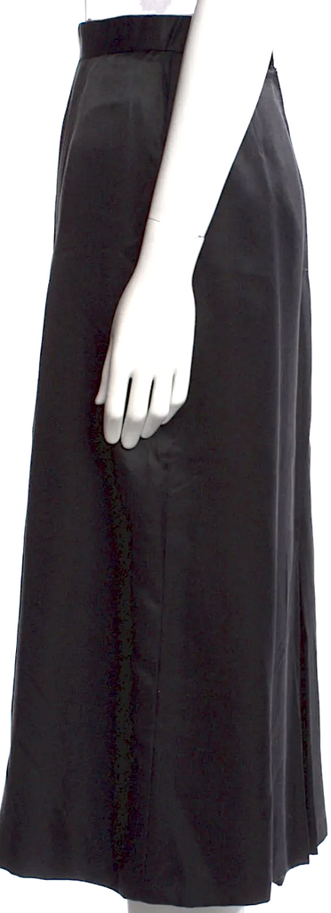 Chloé Paris. Vintage 1970's early 80's Black Silk Midi Length Skirt