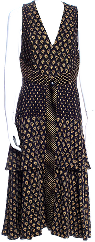 Nina Ricci Paris. Black/Neutral Lined Back Zip Sleeveless Lace Overlay Sheath Dress