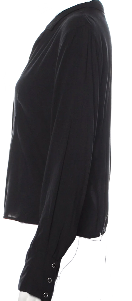 Totokaelo Black V-Neck Long Sleeve Cropped Light Jacket/Top