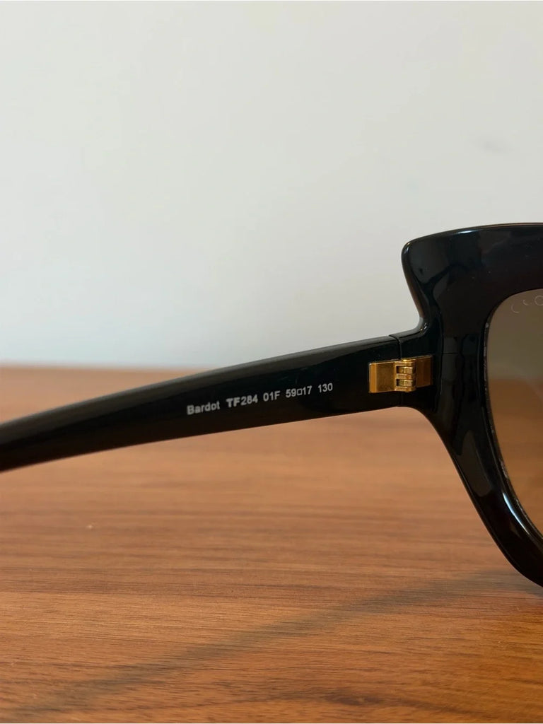 Tom Ford NY. AUTHENTIC Black Oversized Cat-Eye Sunglasses