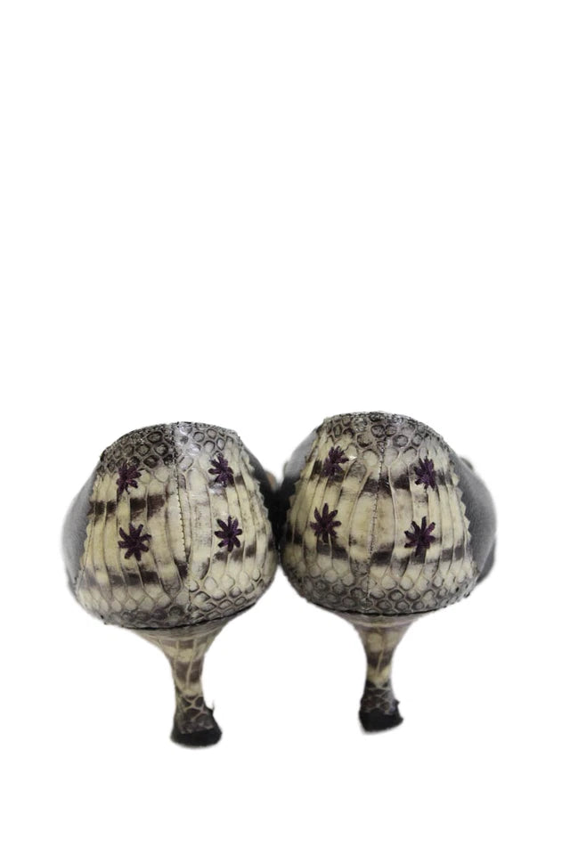 Manolo Blahnik Paris. Black Pointed Toe Animal Print Kitten Heels Size EUR 39.5