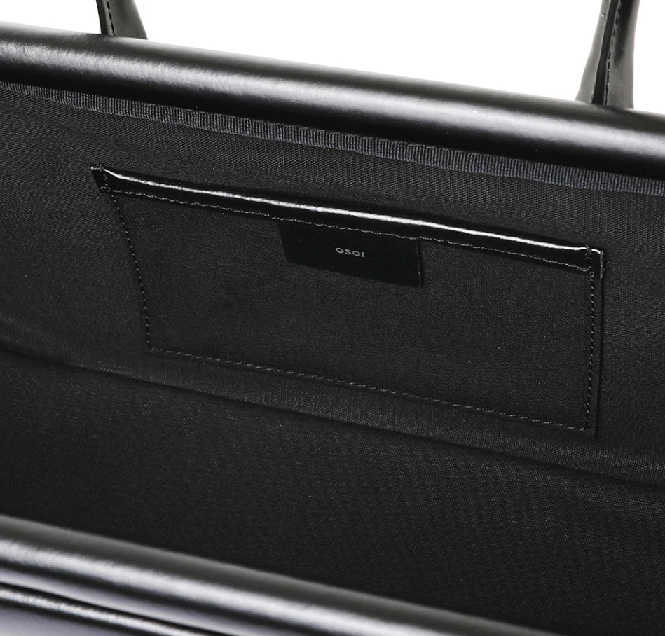 OSOI SEOUL/PARIS. NEW. NWOT. BLACK MINI Minimalist Designer Shoulder Bag