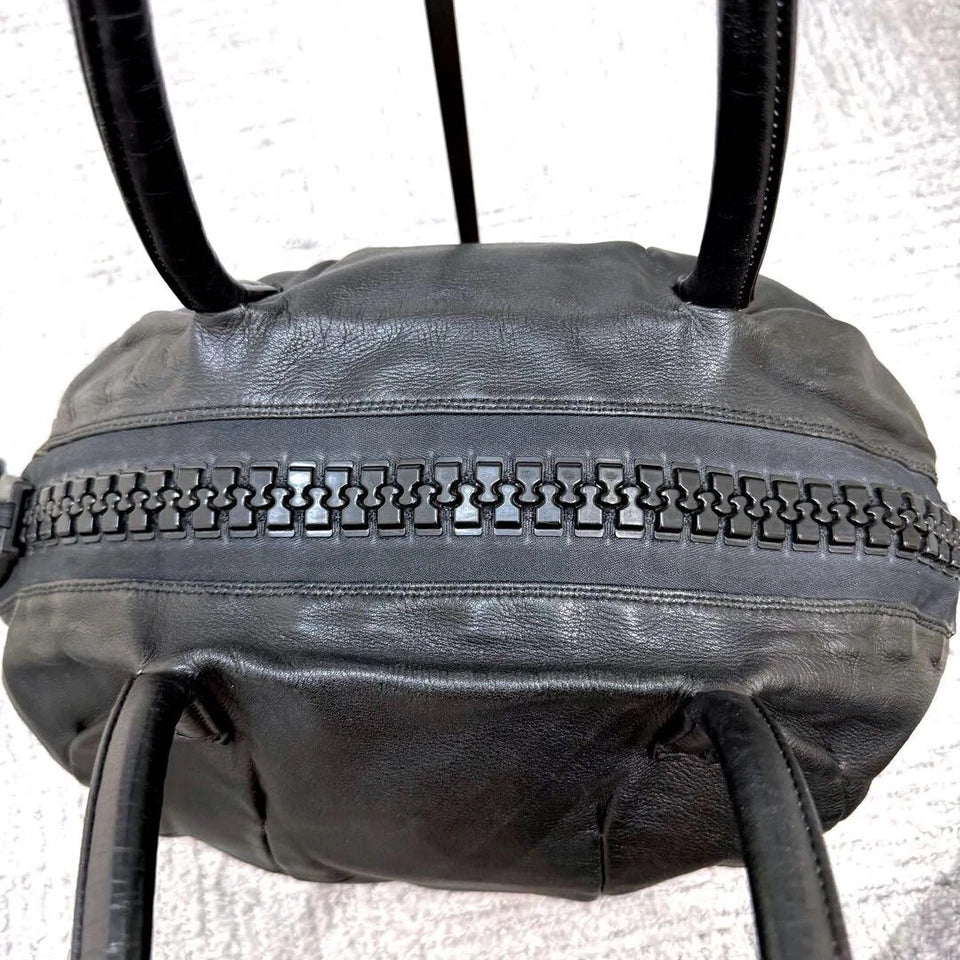 Kawa-Kawa JAPAN. 25bis. Black Lambskin Leather Round Big Zipper Tote Bag / Shoulder Bag