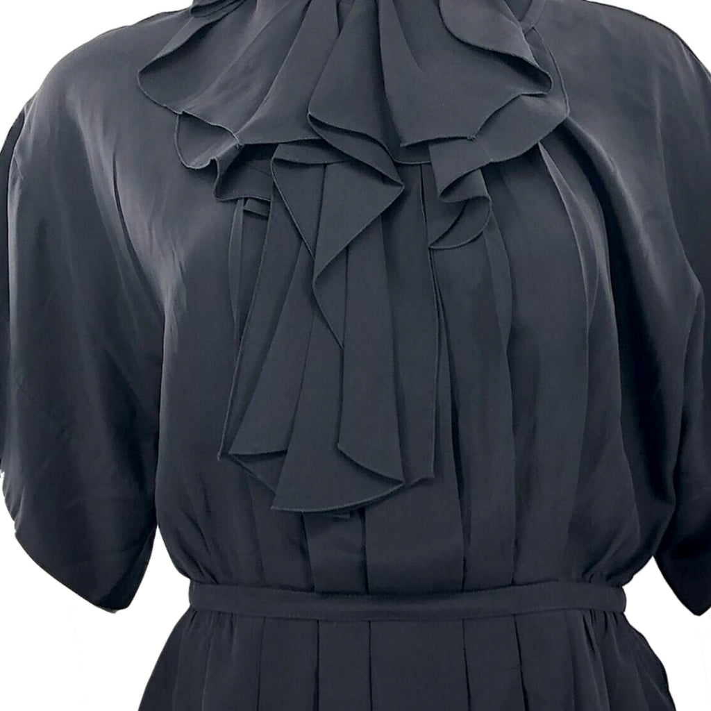 Valentino Italy. Hiver 2008 Black Short Sleeve Ruffle Trim Silk Blouse