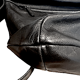 kawa-kawa Japan. Black Lambskin Leather Shoulderbag, Model: kuchigane (large kiss Lock)