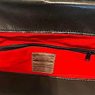 kawa-kawa Japan. Black Lambskin Leather Shoulderbag, Model: kuchigane (large kiss Lock)