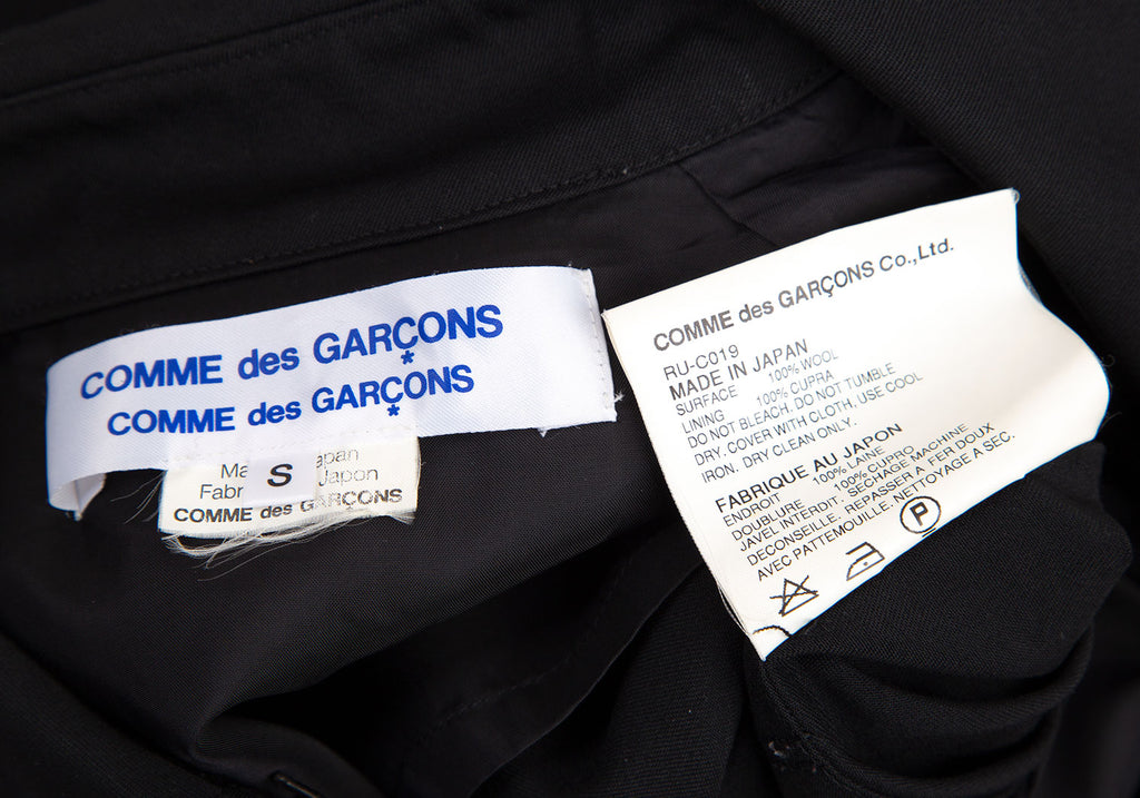 COMME des GARCONS JAPAN. Black Wool Gaba Scallop Hem Trench Coat