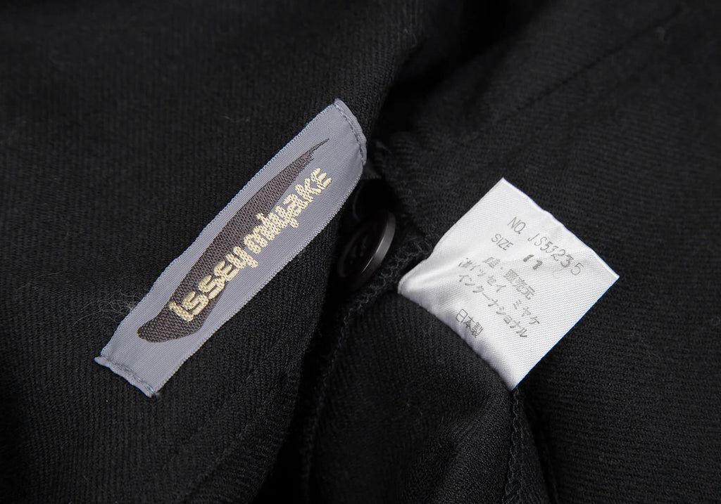 ISSEY MIYAKE JAPAN. High Waist Wool Black Skirt