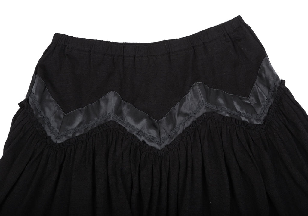 ISSEY MIYAKE JAPAN. sunaokuwahara. Black Lace Switching Skirt