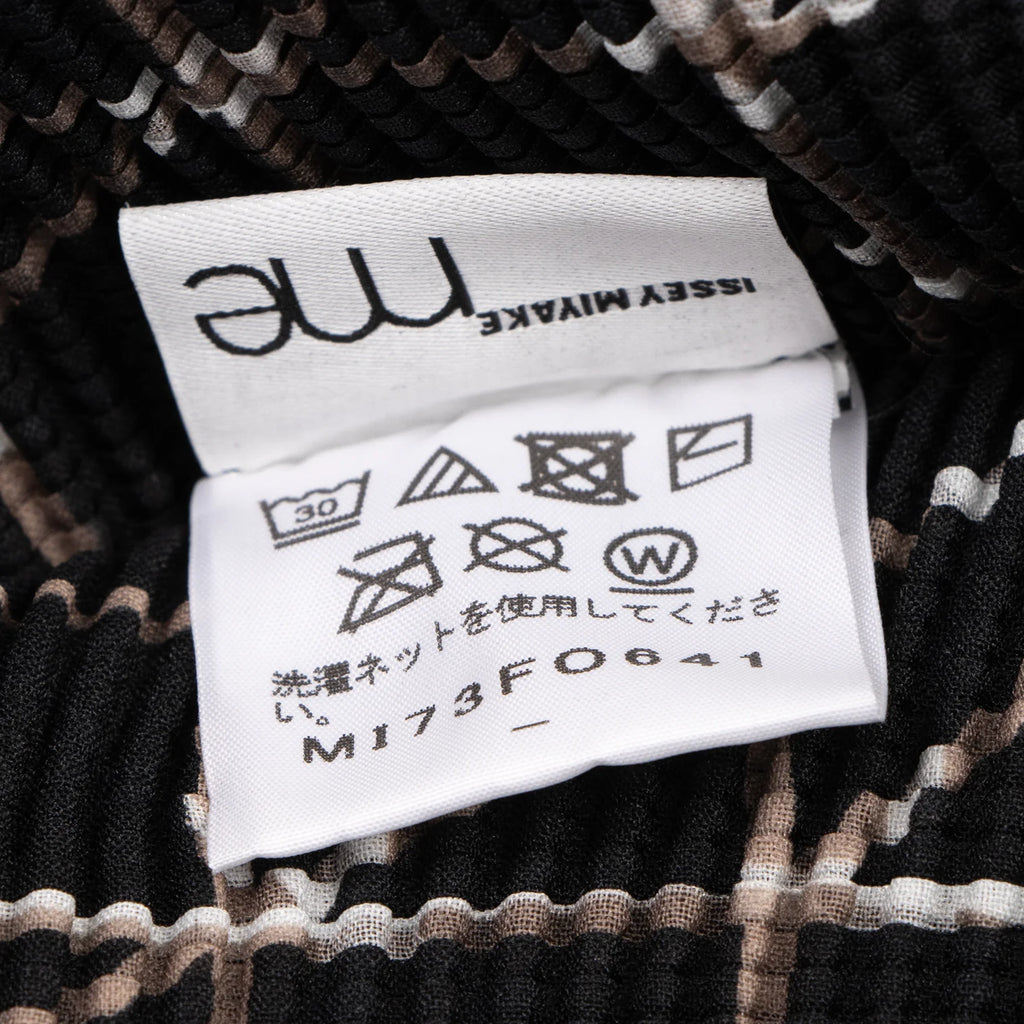ISSEY MIYAKE JAPAN. "me Line" Black Printed Stretch Pleats Cardigan