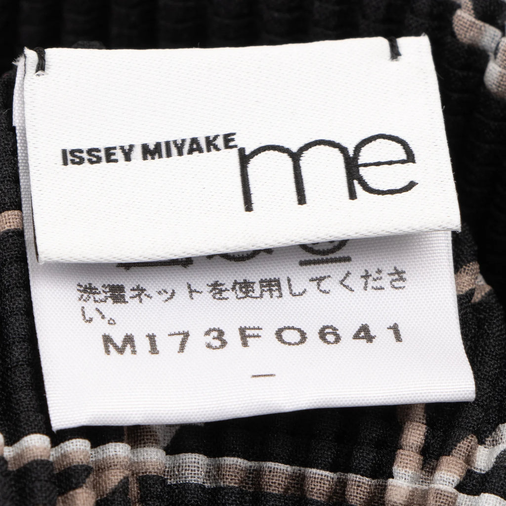 ISSEY MIYAKE JAPAN. "me Line" Black Printed Stretch Pleats Cardigan