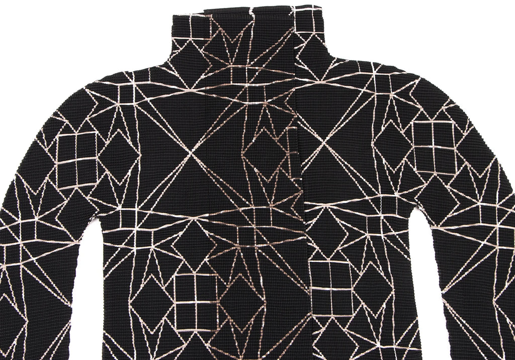 ISSEY MIYAKE JAPAN. "me Line" Black Printed Stretch Pleats Cardigan