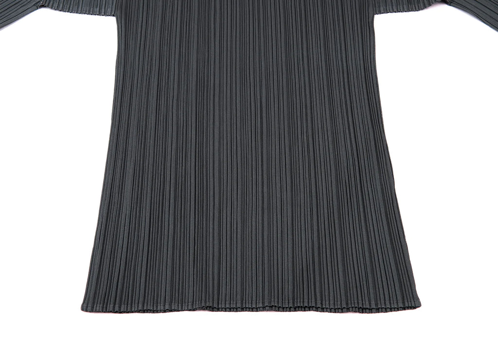 ISSEY MIYAKE JAPAN. PLEATS PLEASE. Charcoal Gray Pleated Turtle Neck Long Sleeves Top