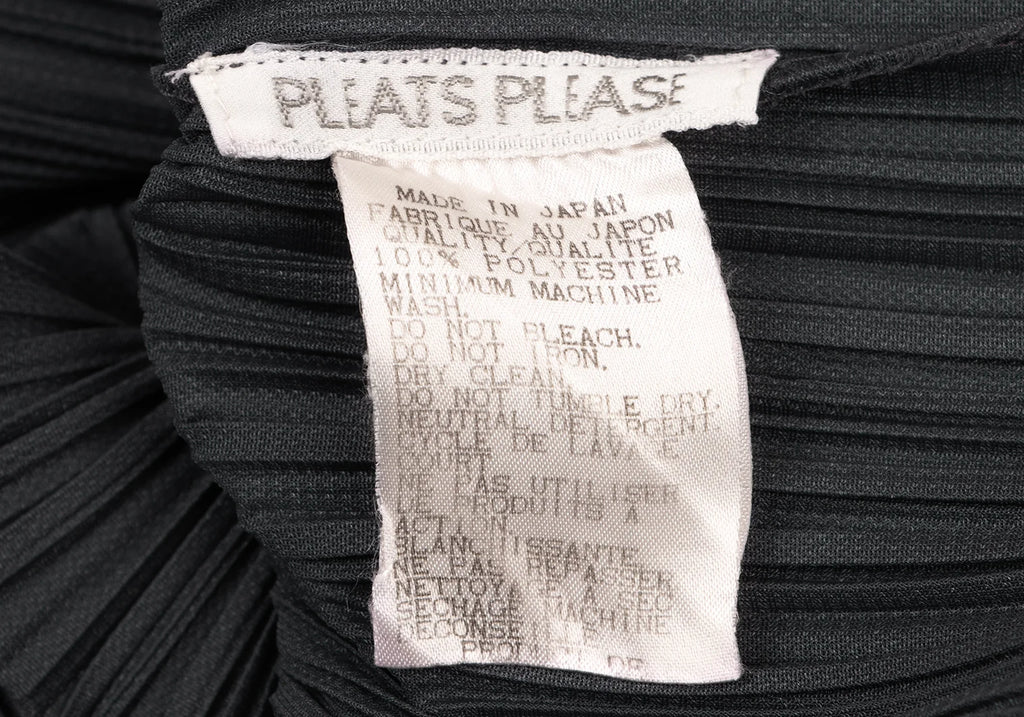 ISSEY MIYAKE JAPAN. PLEATS PLEASE. Charcoal Gray Pleated Turtle Neck Long Sleeves Top