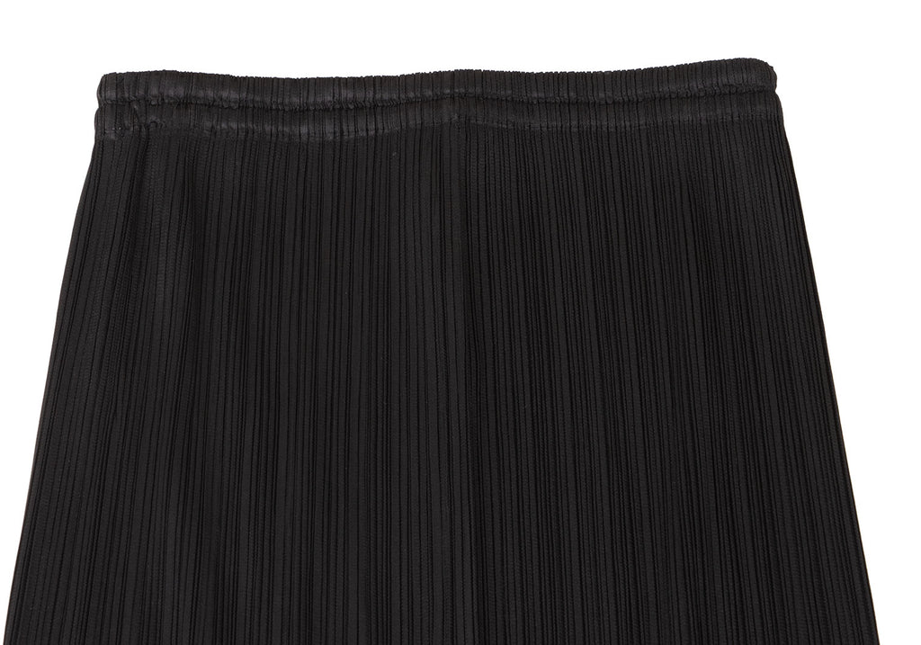 ISSEY MIYAKE JAPAN. PLEATS PLEASE Black Pleated Side Slit Skirt