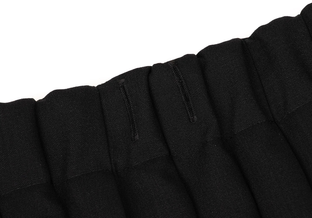 peu pres JAPAN. Black Wool Pleats Skirt
