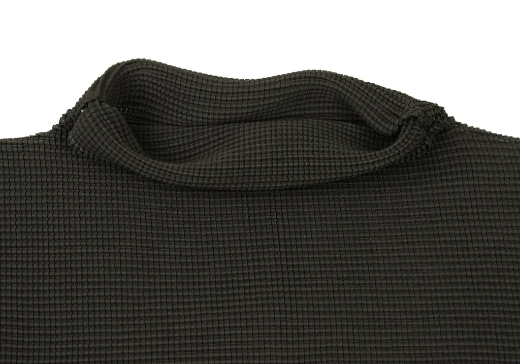 ISSEY MIYAKE JAPAN. Charcoal Color Stretch Pleats Turtleneck Top