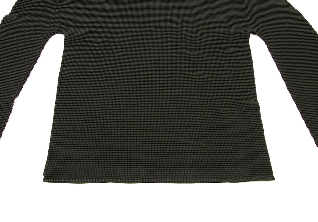 ISSEY MIYAKE JAPAN. Charcoal Color Stretch Pleats Turtleneck Top
