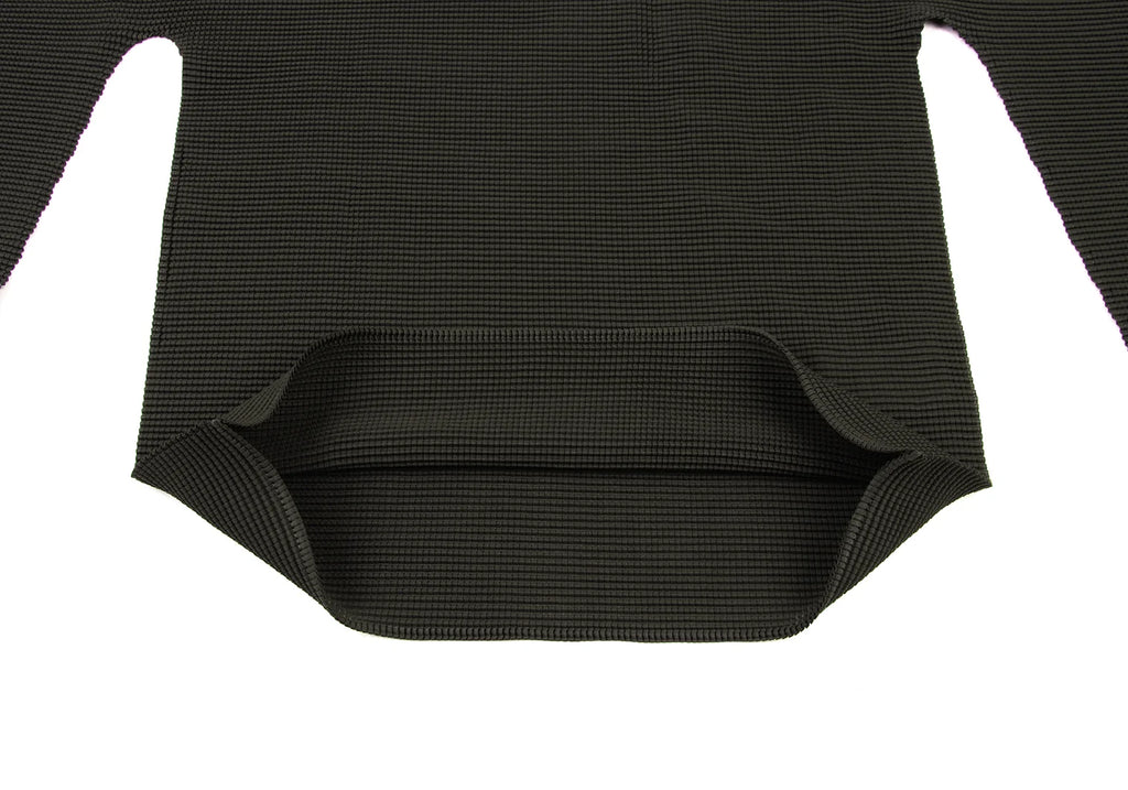 ISSEY MIYAKE JAPAN. Charcoal Color Stretch Pleats Turtleneck Top