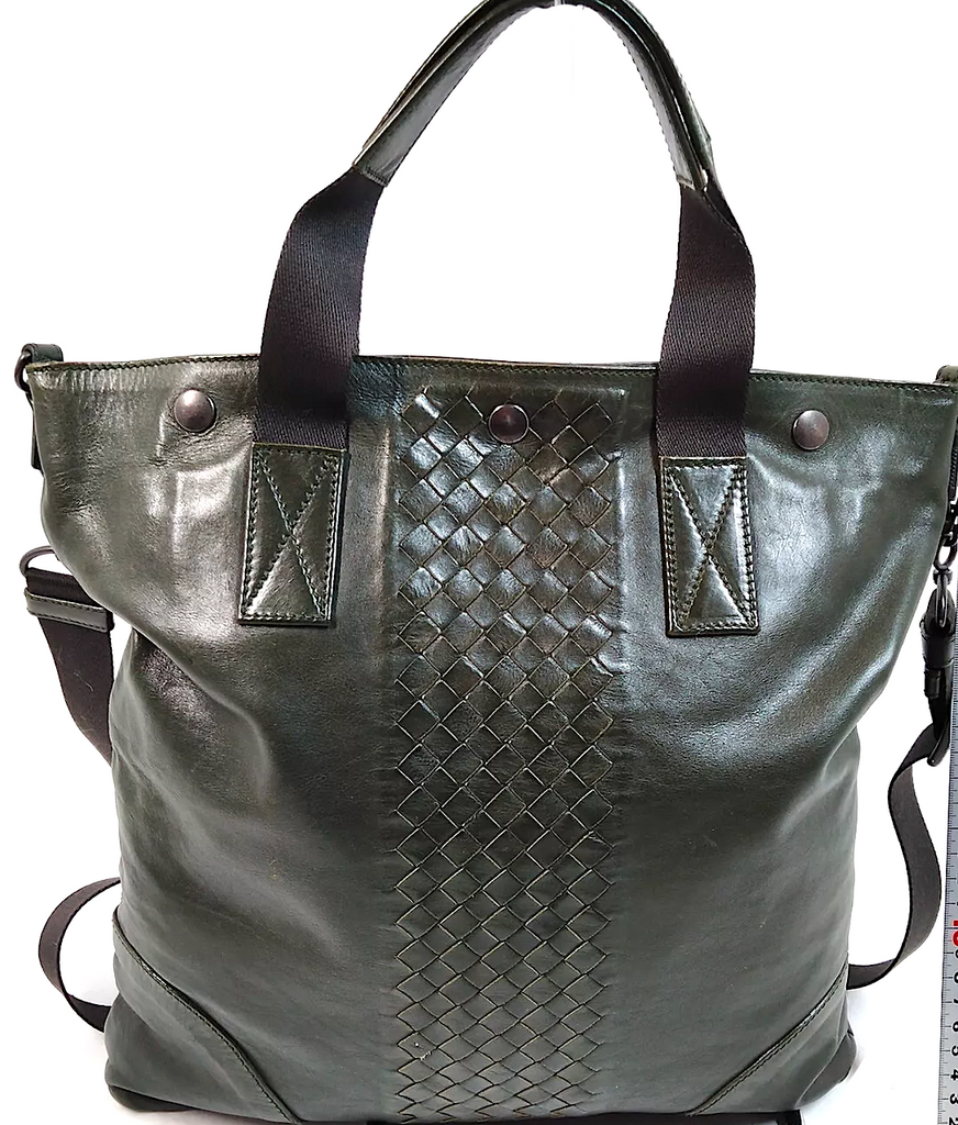 Bottega Veneta Italy. Dark Green/Black Shoulderbag / Handbag