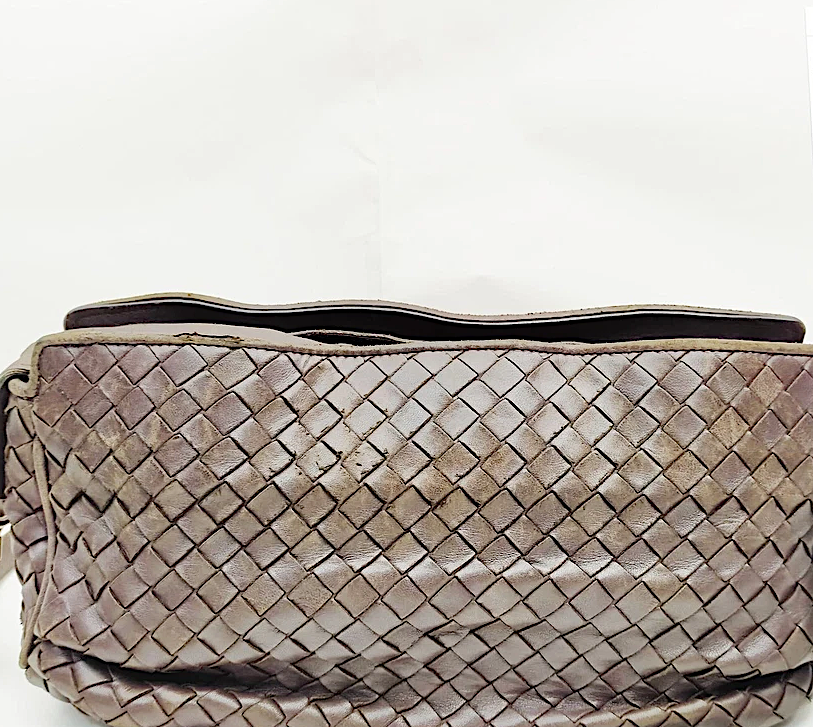 Bottega Veneta Italy. Vintage Bottega Veneta Brown Intrecciato Weave Leather Crossbody / Shoulderbag