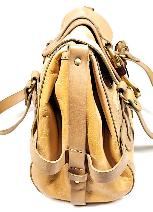 Chloe Paris. Beige/Browns Leather Shoulderbag  / Hand Bag